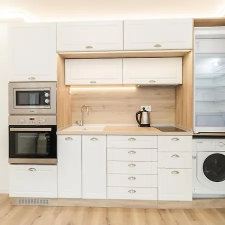 Cinderella Apartment *